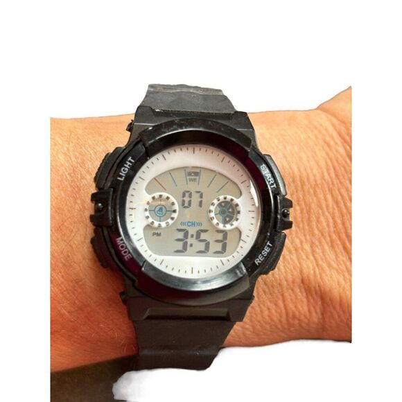 Accurian Digital Sport Watch With Black Rubber Strap & Stainless Steel Back - Picture 8 of 9